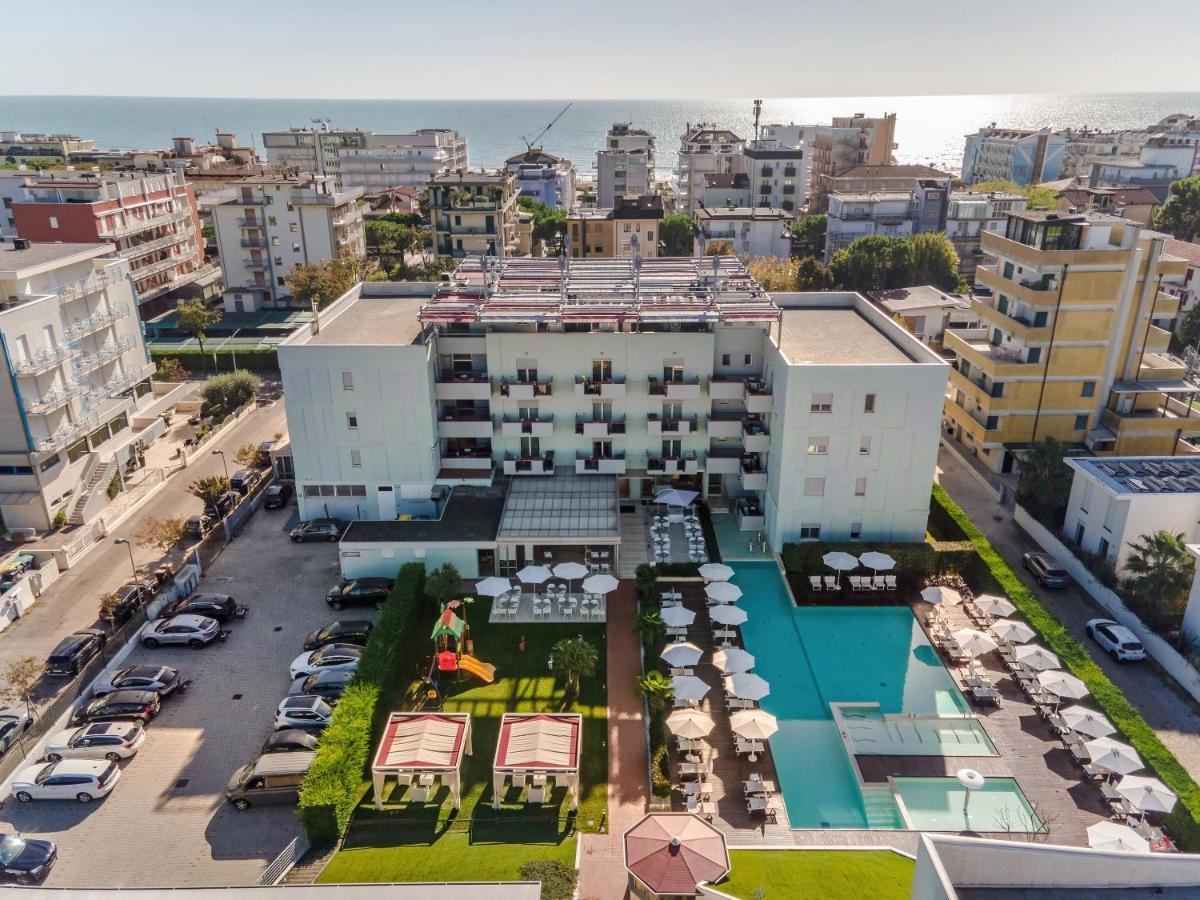 Domino Suite Hotel & Residence Lido di Jesolo Exterior foto